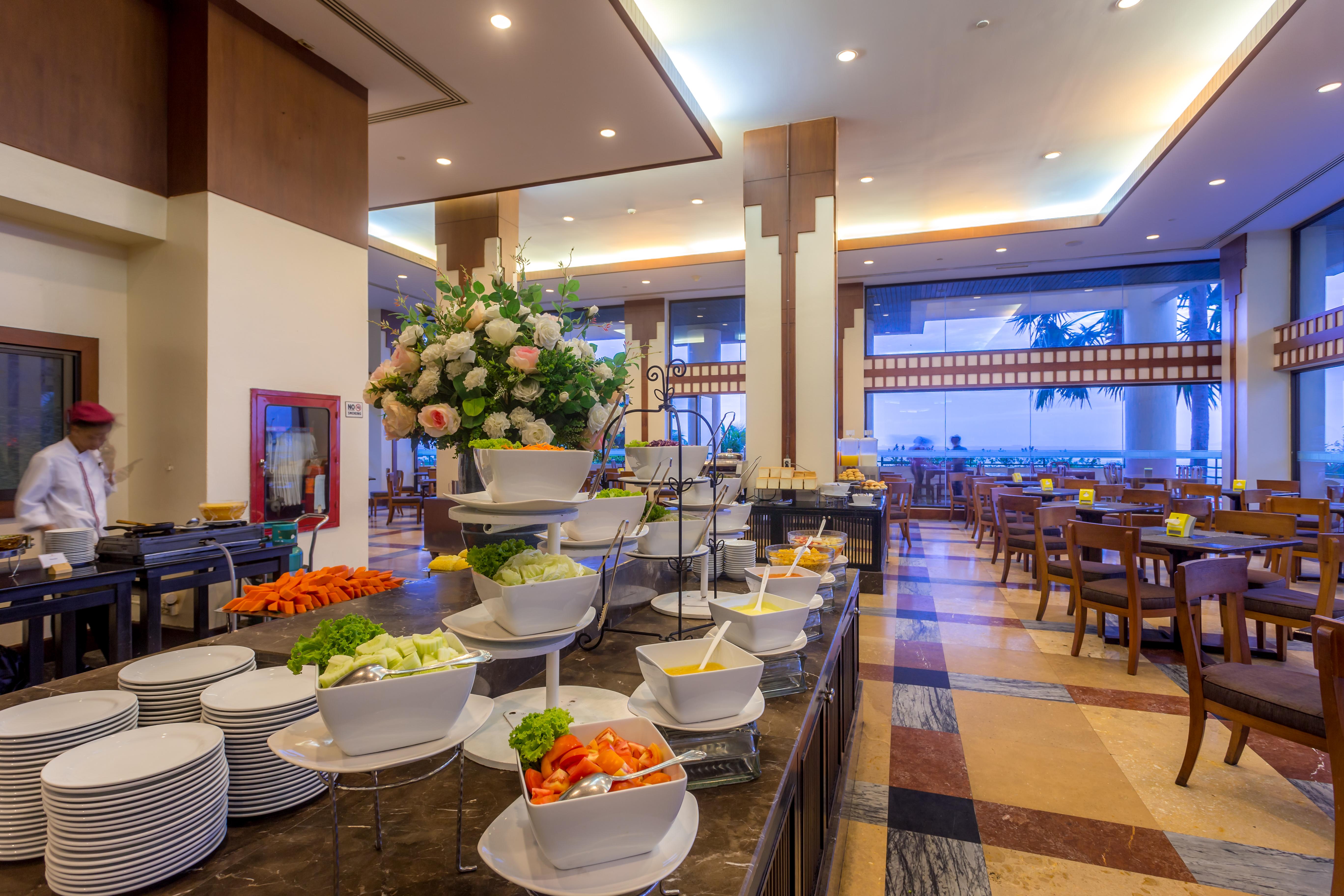 Garden Sea View Resort Pattaya Exterior photo