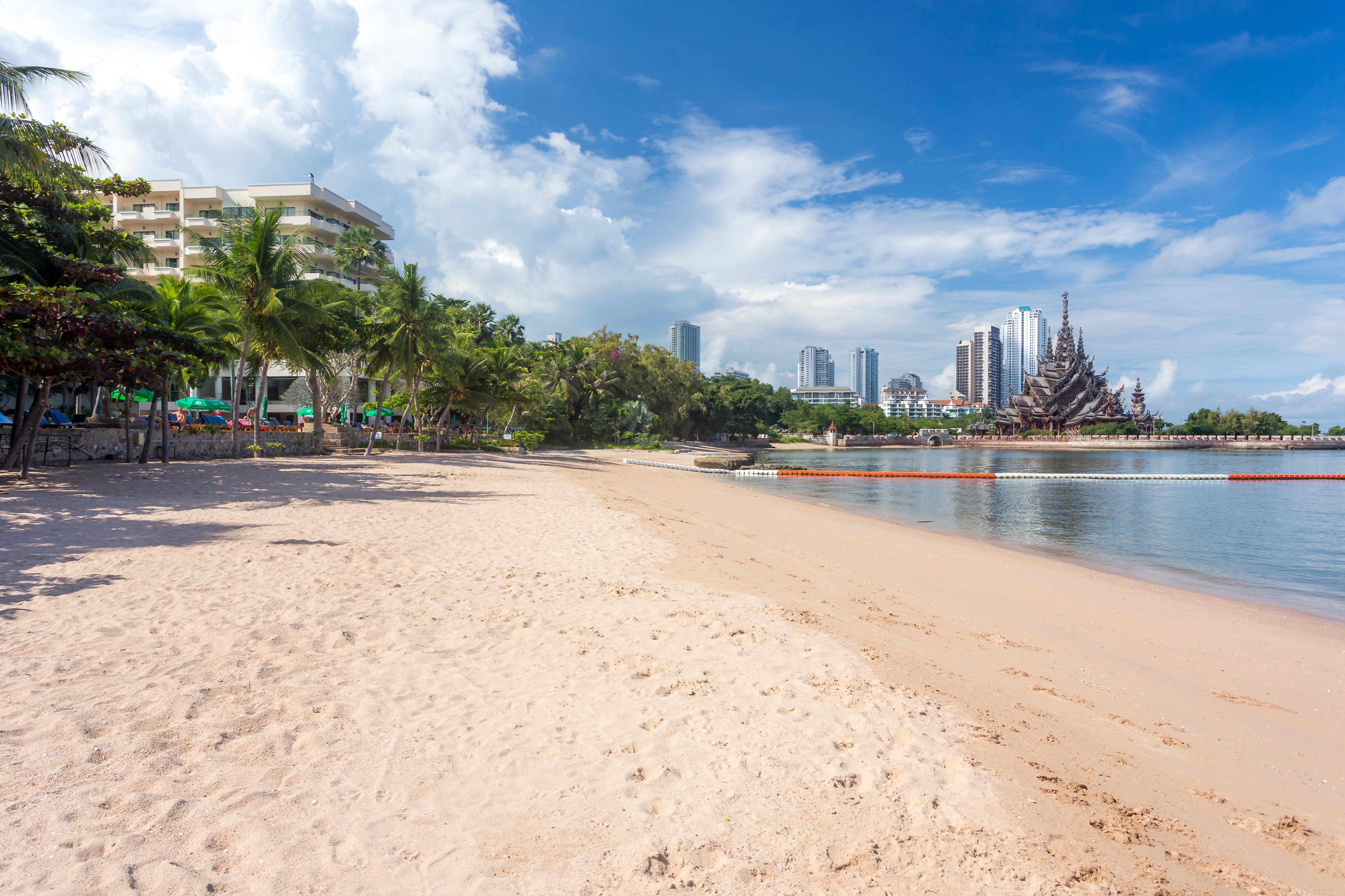 Garden Sea View Resort Pattaya Exterior photo