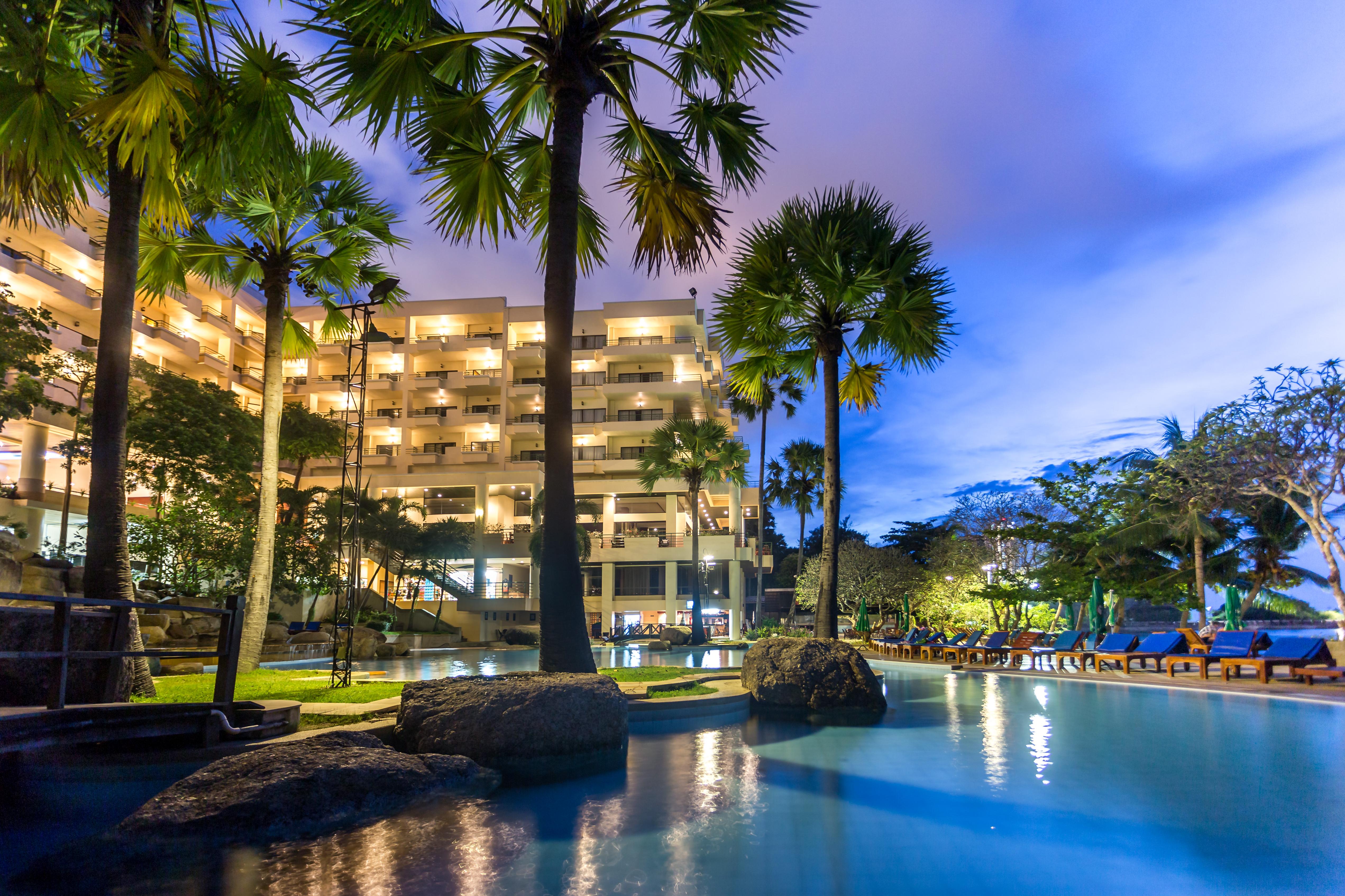 Garden Sea View Resort Pattaya Exterior photo